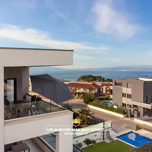 Penthouse Panorama Deluxe In Apartment