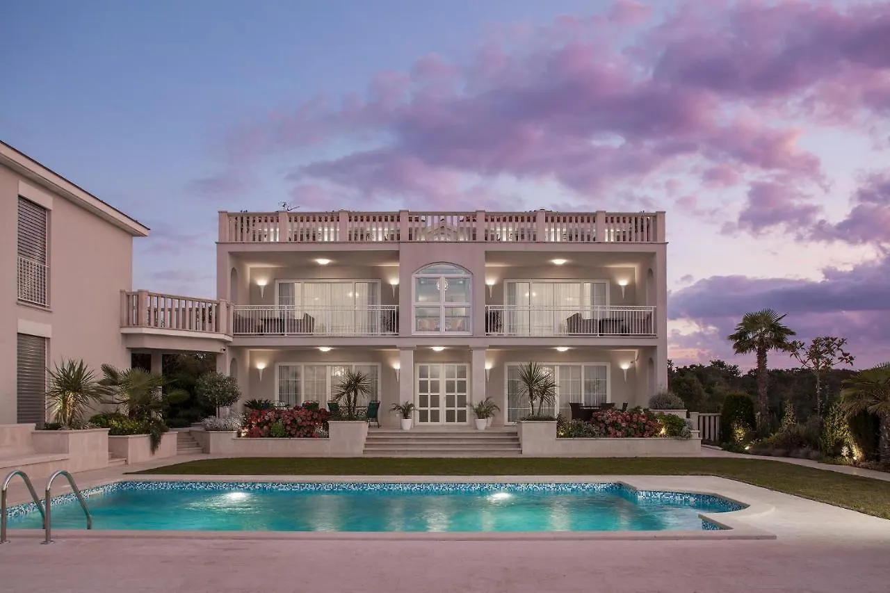 Luxury Apartments Vila Carissa مالينسكا